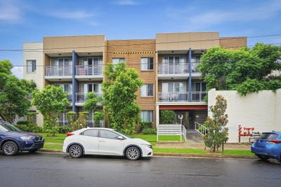 /international/au/6-49-53-wentworth-avenue-wentworthville-nsw-151331488/