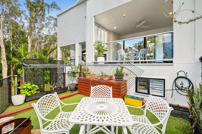 /international/au/18-15-oasis-close-manly-west-qld-151246256/