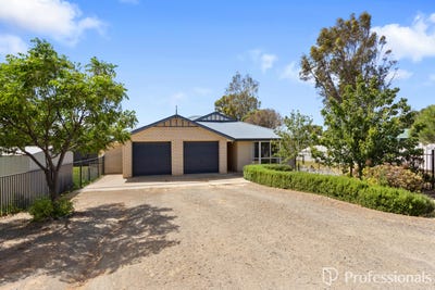 /international/au/7-day-street-kapunda-sa-150592340/