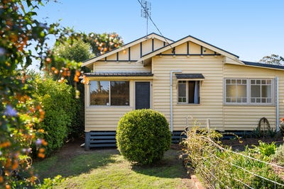 /international/au/44-main-street-meringandan-qld-151393616/