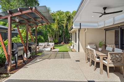 /international/au/19-satinash-place-mudjimba-qld-151245132/