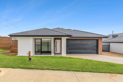 /international/au/8-vista-court-broadford-vic-150735780/