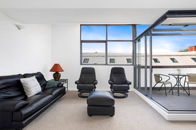 /international/au/63-546-562-king-street-newtown-nsw-151359416/