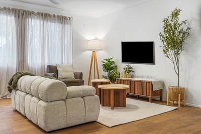/international/au/21-lindsay-street-bundamba-qld-152218372/