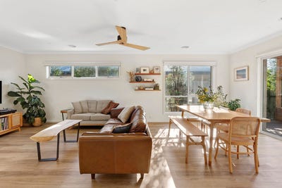 /international/au/15-napa-street-mount-duneed-vic-151262200/