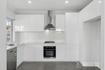 /international/au/8c-hewton-street-morley-wa-151405784/