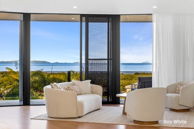 /international/au/31-pacific-drive-pacific-heights-qld-151394720/
