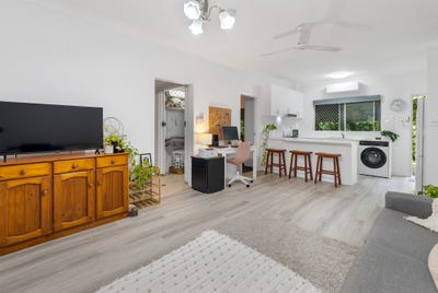 /international/au/12-12-mayers-street-manunda-qld-151421792/