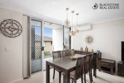 /international/au/unit-10-29-cross-street-guildford-nsw-151048632/