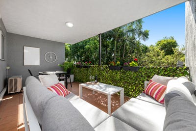 /international/au/5-79-lawson-street-morningside-qld-151440340/