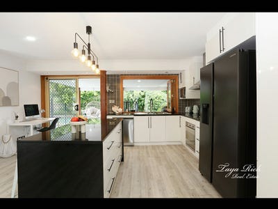 /international/au/18-colonsay-crescent-merrimac-qld-150700172/