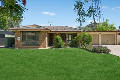 /international/au/10-grevillea-crescent-lake-albert-nsw-152587936/