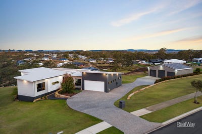 /international/au/8-summit-drive-mount-rascal-qld-151250876/