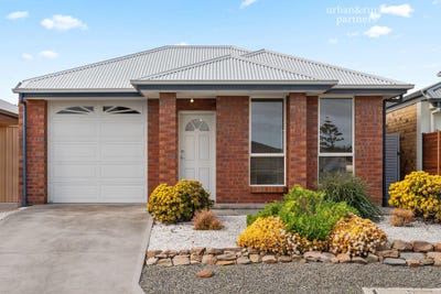 /international/au/52-fuller-terrace-christies-beach-sa-152305900/