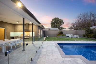 /international/au/31-illawarra-avenue-hove-sa-148946292/
