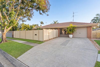 /international/au/1-5-peacock-place-burleigh-waters-qld-151448260/