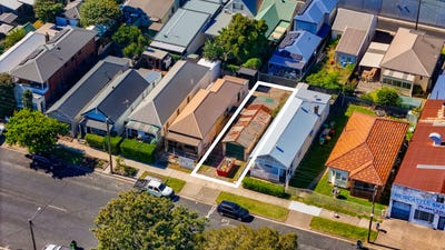 /international/au/part-12-bourke-street-carrington-nsw-204493688/