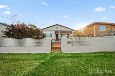 /international/au/69-stornaway-road-queanbeyan-nsw-151364264/