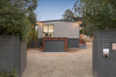 /international/au/135-bolton-street-eltham-vic-148547348/