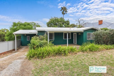 /international/au/13-napier-street-tamworth-nsw-152169676/