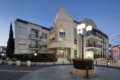 /international/au/2037-3029-the-boulevard-carrara-qld-151936648/