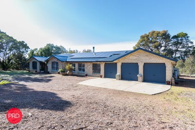 /international/au/18-essendon-road-bungendore-nsw-151532588/