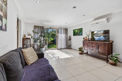 /international/au/94-170-central-street-labrador-qld-148290656/