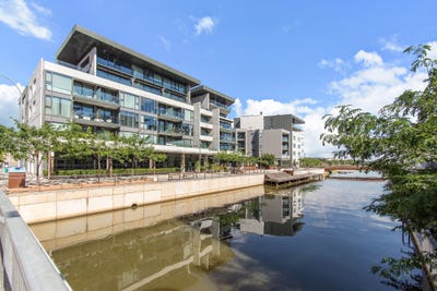 /international/au/19-17-eastlake-parade-kingston-act-151048092/