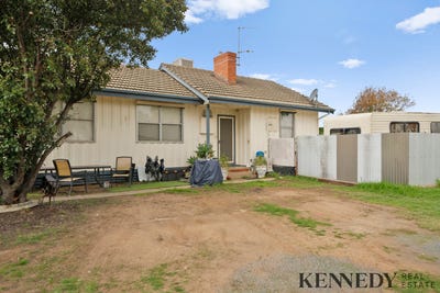 /international/au/17-mclean-street-yarrawonga-vic-151369104/