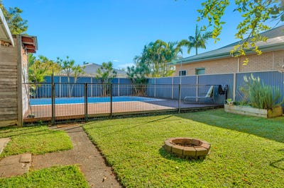 /international/au/73-palm-beach-avenue-palm-beach-qld-148286276/