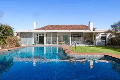 /international/au/7-sea-haze-court-mount-eliza-vic-148361284/