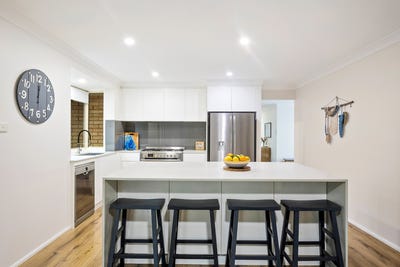 /international/au/28-cosgrove-avenue-flinders-nsw-151579652/
