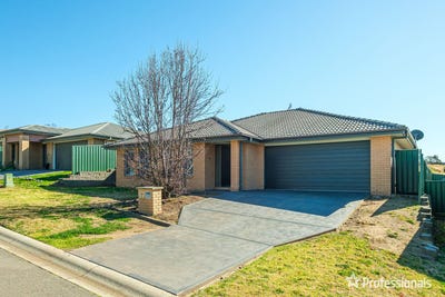 /international/au/24-jeans-street-muswellbrook-nsw-148587312/