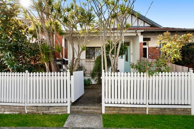 /international/au/44-universal-street-eastlakes-nsw-148656144/