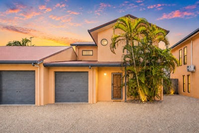 /international/au/2-7-erromango-drive-jubilee-pocket-qld-151404388/