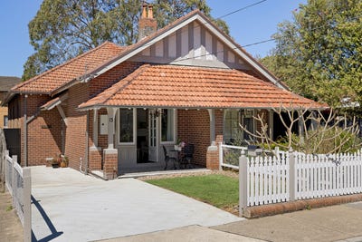 /international/au/13-bowman-street-drummoyne-nsw-152438372/