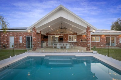/international/au/11-litchfield-drive-thurgoona-nsw-151460992/