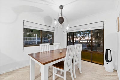 /international/au/1-137-139-welsby-parade-bongaree-qld-150989624/