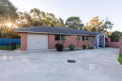 /international/au/3-50-lawrence-drive-devonport-tas-151317368/