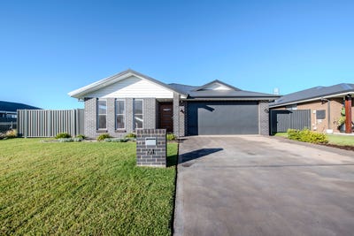 /international/au/61-argyle-avenue-dubbo-nsw-148407060/?lang=en