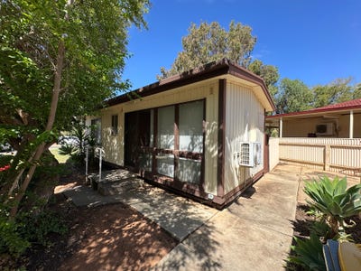 /international/au/units-1-6-2-kent-crescent-waikerie-sa-150780584/
