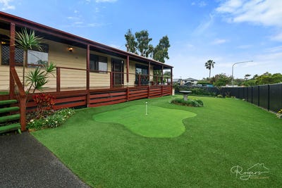 /international/au/27-california-drive-oxenford-qld-152677992/