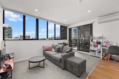 /international/au/704-10-buchanan-street-west-end-qld-151453432/