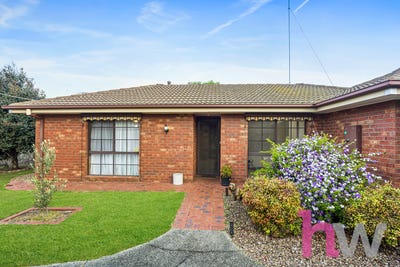 /international/au/13-bean-court-whittington-vic-152528464/