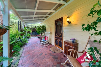 /international/au/40-francis-street-lower-king-wa-152658308/