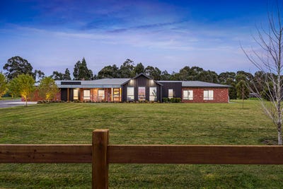 /international/au/5-wendes-place-warrenheip-vic-151477920/