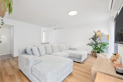 /international/au/13-1a-mcleod-street-highland-park-qld-152656104/
