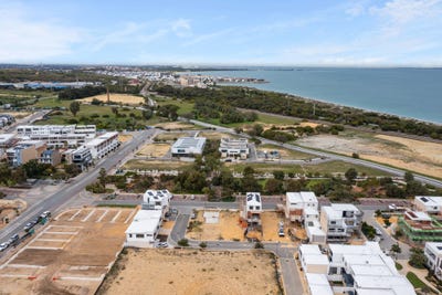 /international/au/82-reinforcement-parade-north-coogee-wa-204258424/