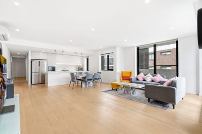 /international/au/242-2-gerbera-place-kellyville-nsw-152573744/