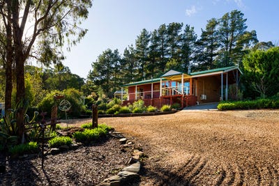 /international/au/25-old-reservoir-road-chewton-vic-151474176/